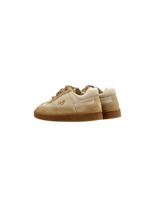 Scarpe beige con dettagli in metallo logo Fendi