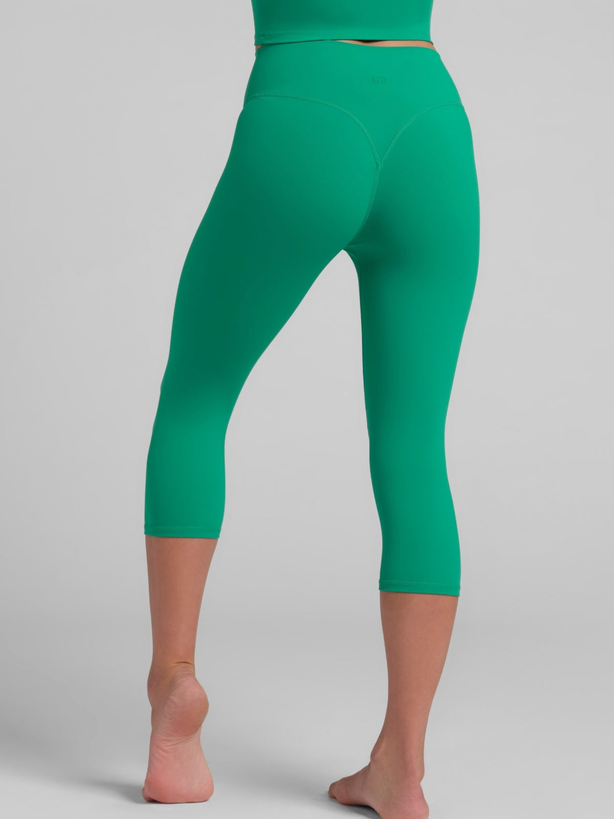 ComfrtCore™ 2.0 High-Waist Capri 18