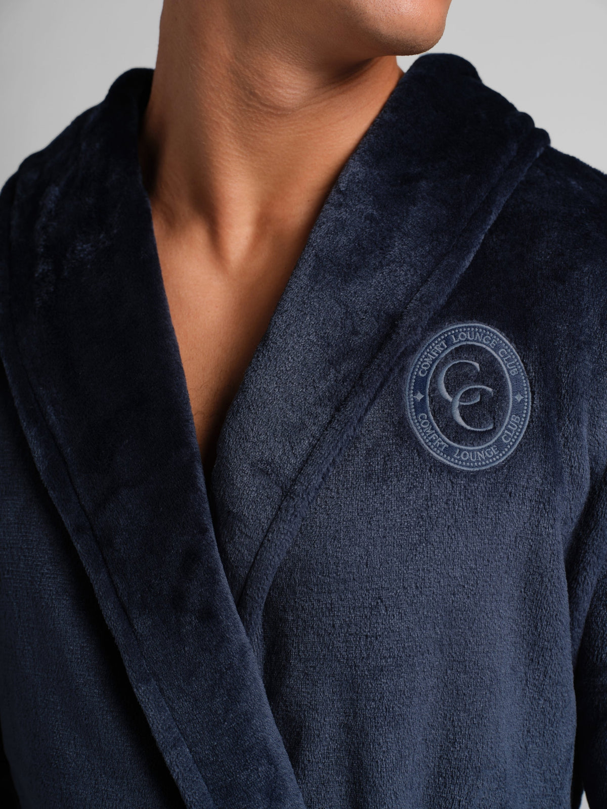 Do Not Disturb Dreamday鈩�Plush Robe