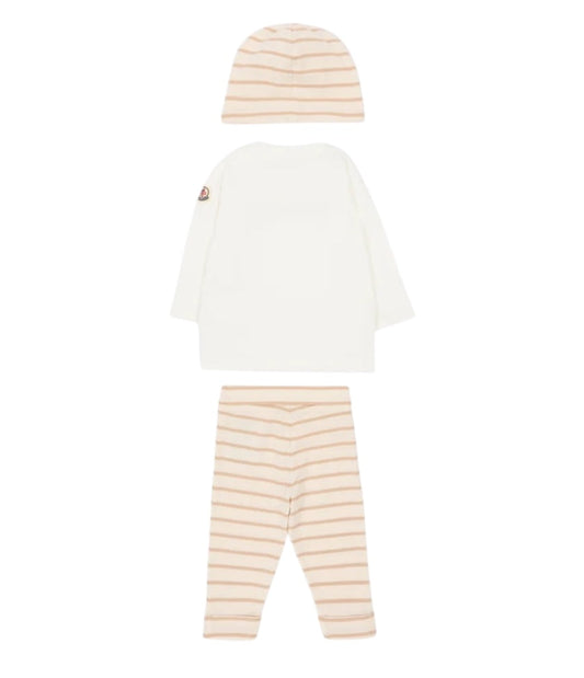 Completo t-shirt, cappello e pantalone bianco e beige Moncler