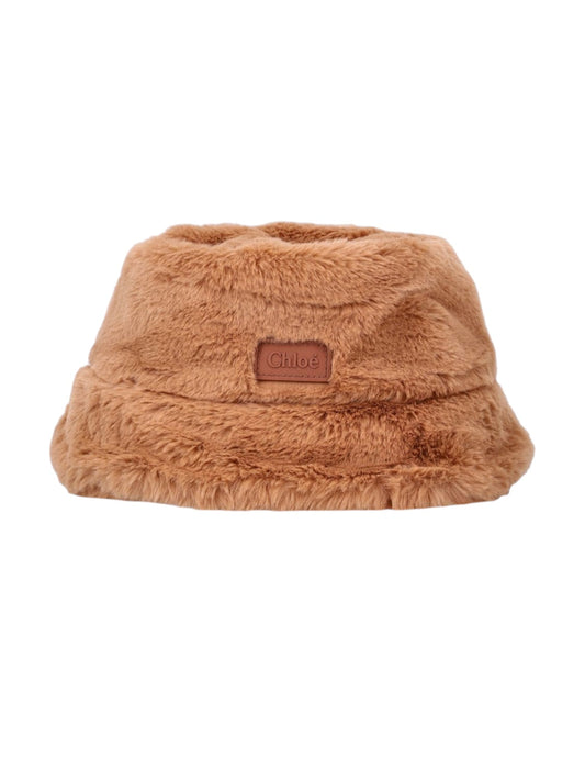 Cappello in ecopelliccia marrone con patch logo Chloé