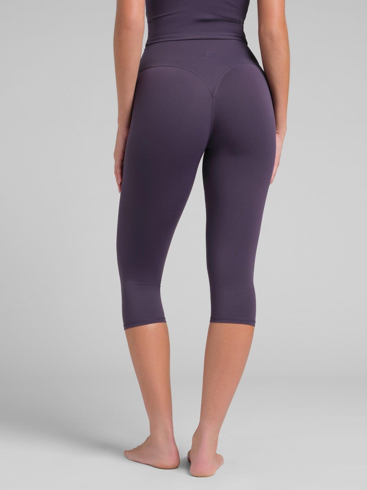 ComfrtCore™ 2.0 High-Waist Capri 18