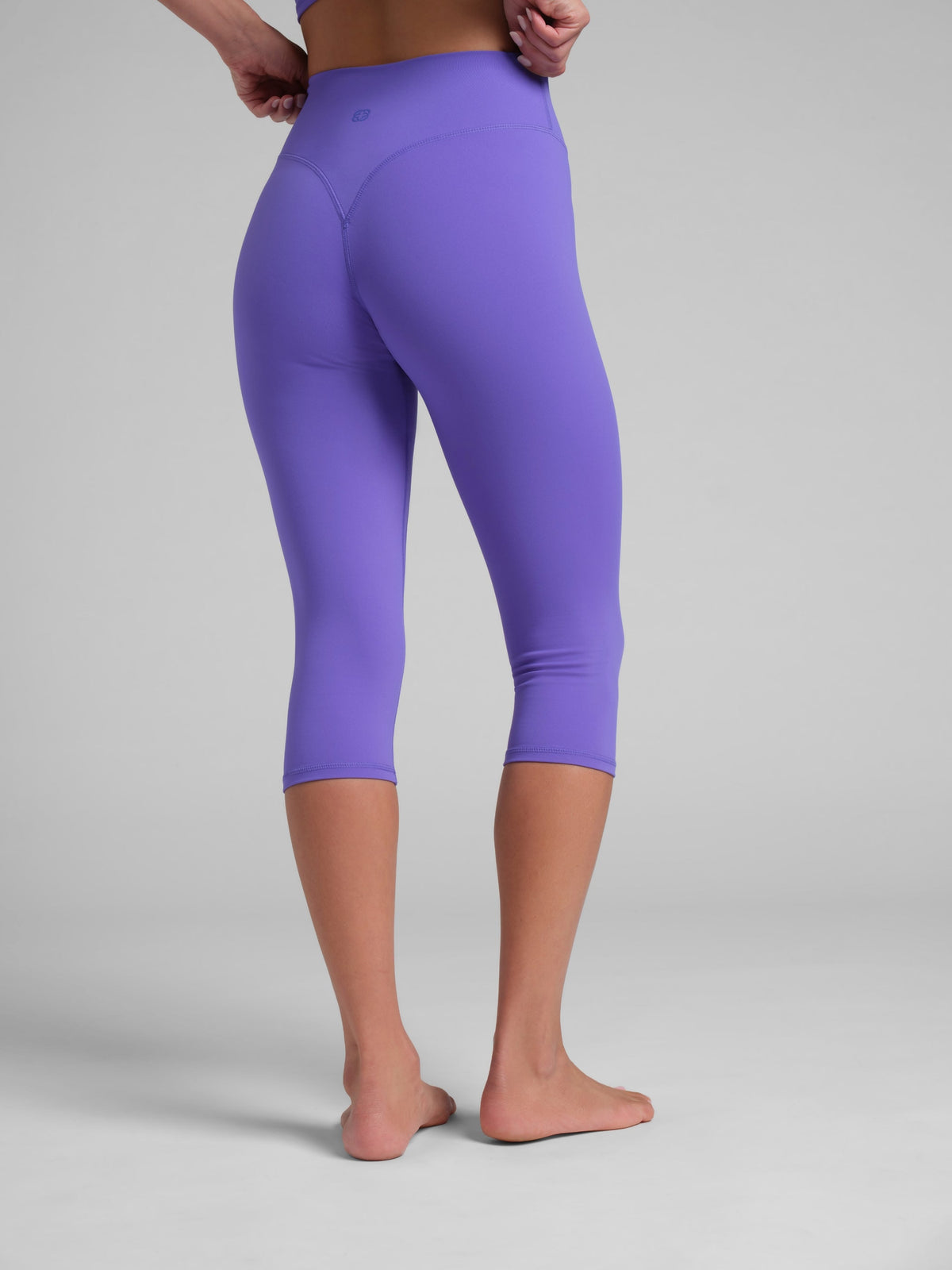 ComfrtCore™ 2.0 High-Waist Capri 18
