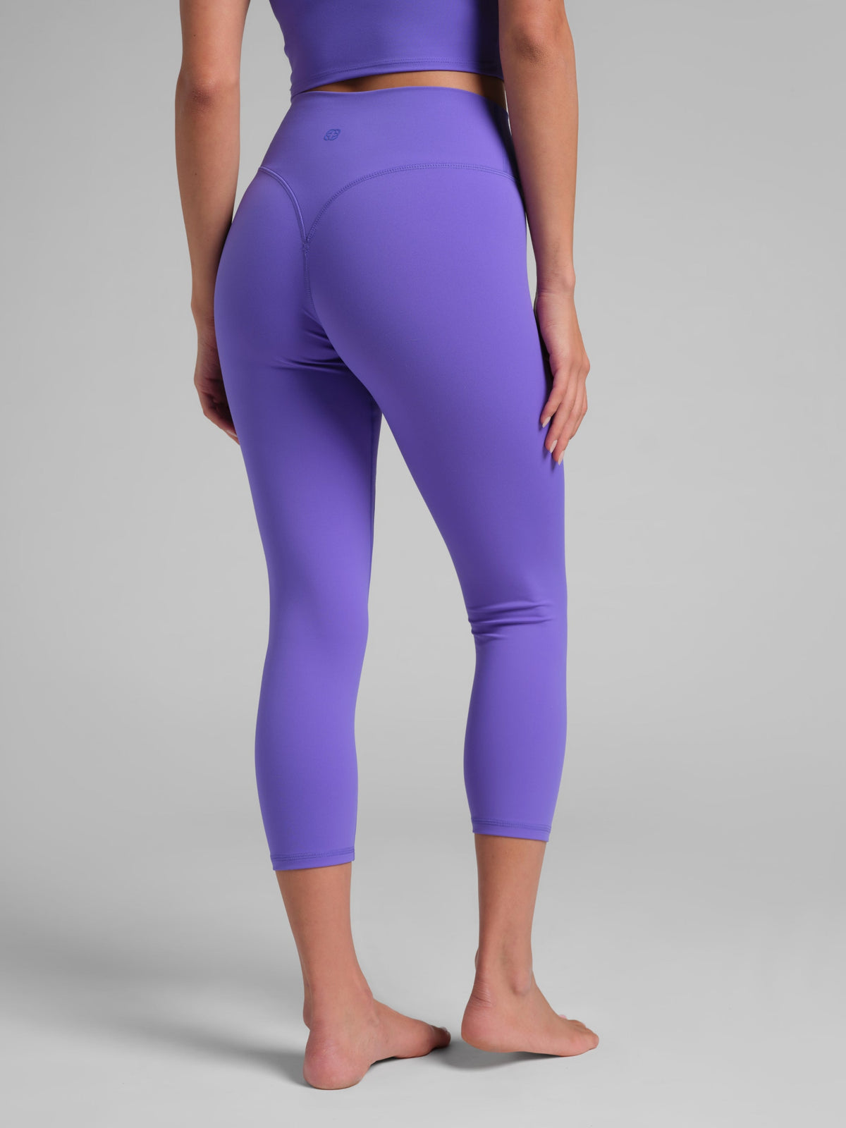 ComfrtCore™ 2.0 High-Waist Capri 21