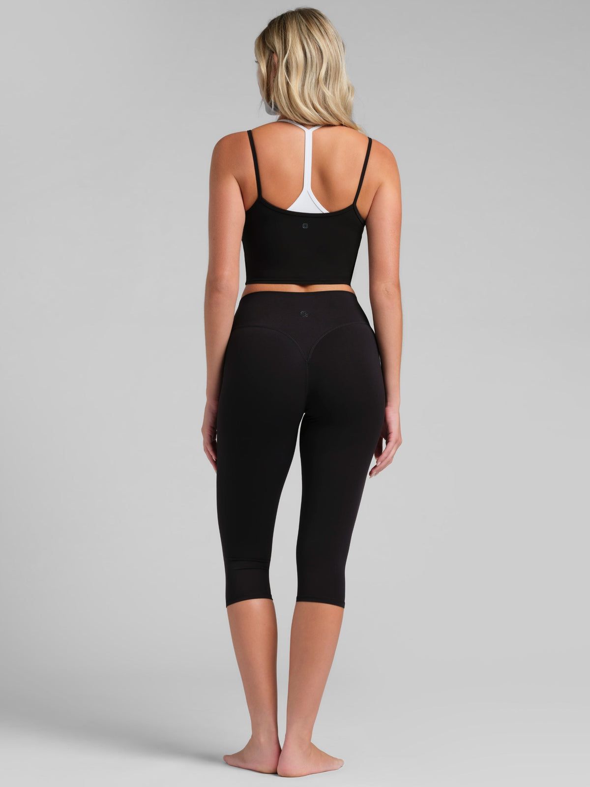 ComfrtCore™ 2.0 High-Waist Capri 18