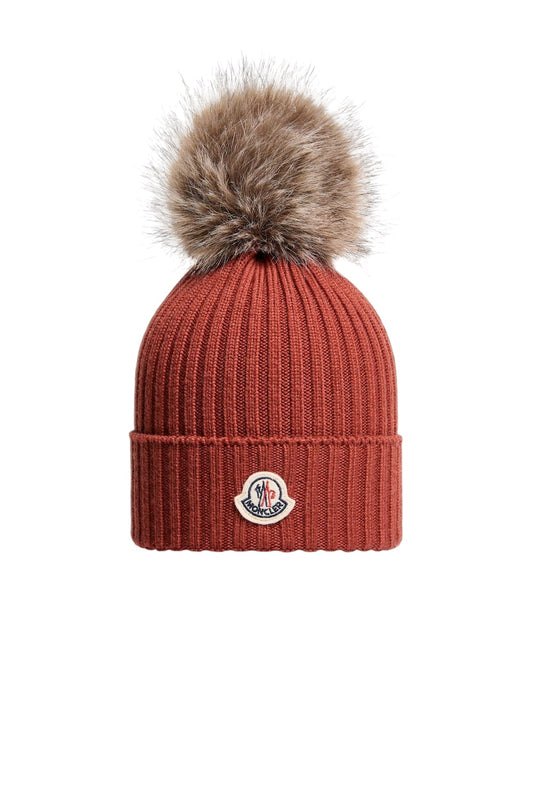 Cappello rosso con pompom e patch logo Moncler