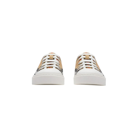 Scarpe con stampa check e logo Burberry sul retro