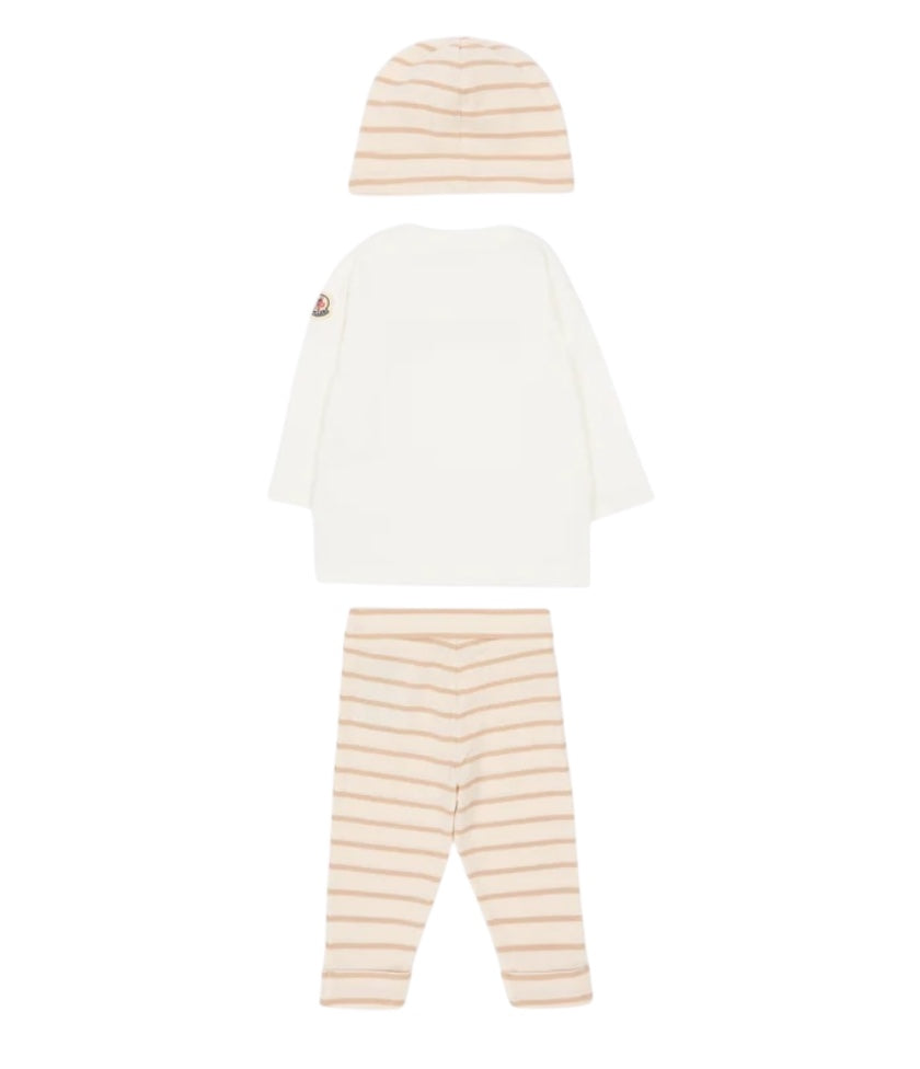 Completo t-shirt, cappello e pantalone bianco e beige Moncler